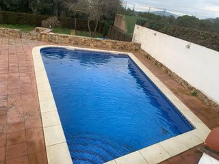 Casa con piscina en alquiler de larga duración!!!