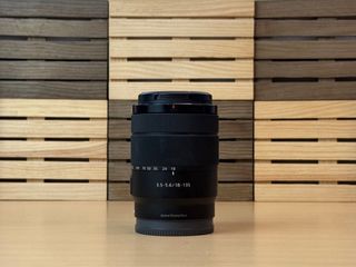 Obiettivo zoom versatile per fotocamere Sony 18-135 f/3.5-5.6