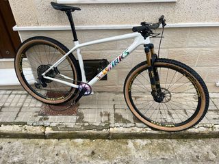 Bicicleta MTB caebono talla L
