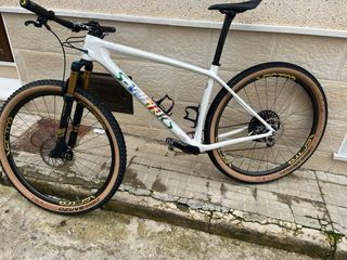 Bicicleta MTB caebono talla L