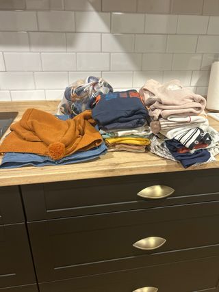 Lote Ropa niño max de 35 piezas aprox