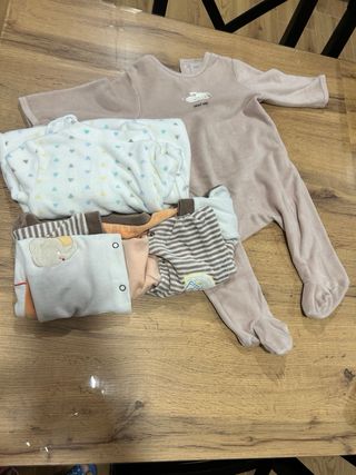 Lote Ropa niño max de 35 piezas aprox