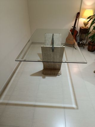 Mesa de cristal y piedra beige