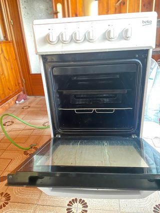 Campana extractora, horno y vitro electrica