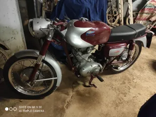 Ducati 250 Deluxe Clásica