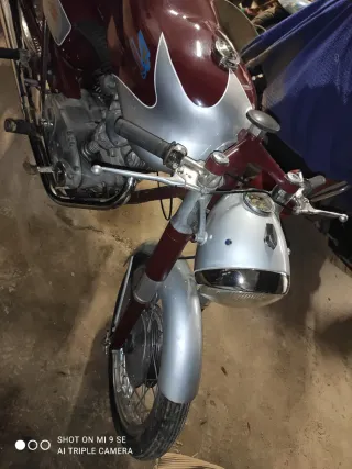 Ducati 250 Deluxe Clásica