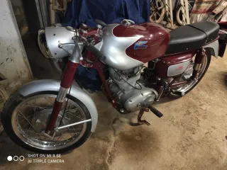 Ducati 250 Deluxe Clásica