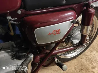 Ducati 250 Deluxe Clásica