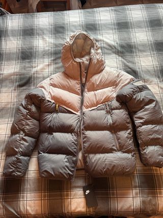 Cazadora Nike Air Max Negra y Gris