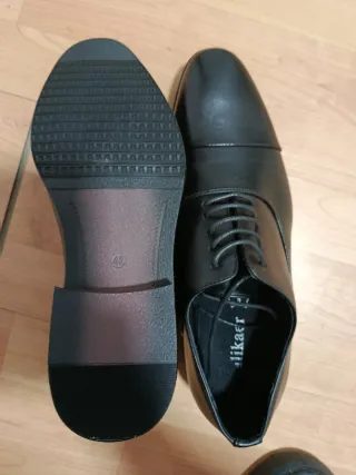 Zapatos de vestir negros Talla 42