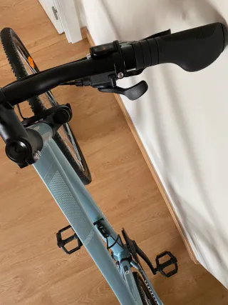 Bicicleta 28" Talla M Riverside 500 COMO NUEVA