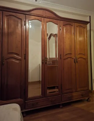 Dormitorio matrimonio madera castaño