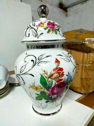 Jarrón Tibor porcelana flores y plata