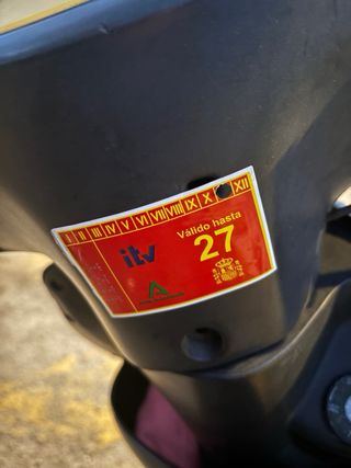 Moto Scooter BTM BT Roja y Negra. 125.