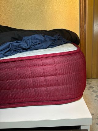 Letto con cassettiera bianco e marrone