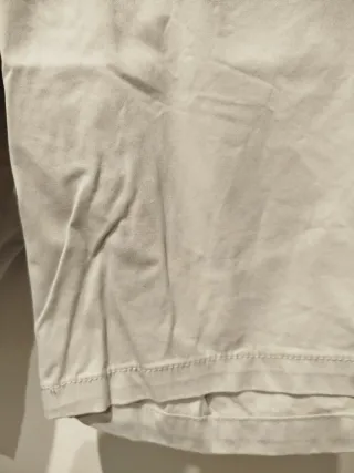 Pantalón corto beige