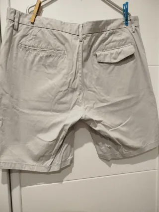 Pantalón corto beige