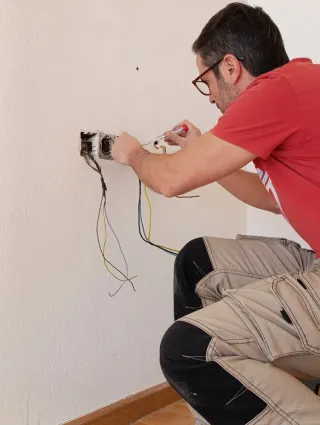 MANITAS / Mantenimiento de hogares y Locales