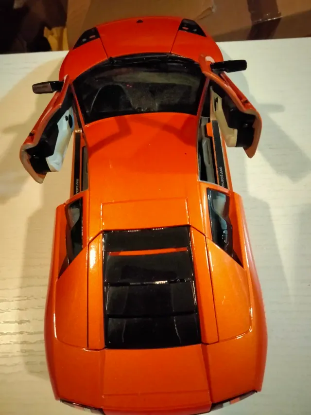 Bburago 1/18 Lamborghini Murciélago Arancione
