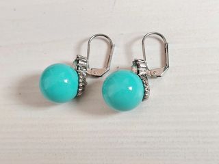 Orecchini donna. In metallo. Peso 12gr.