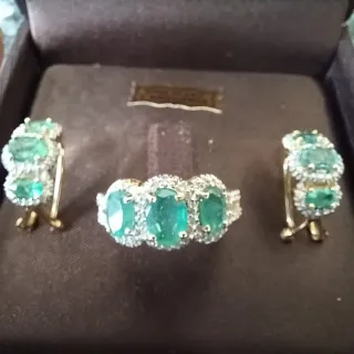 Pendientes oro Esmeraldas y Diamantes.