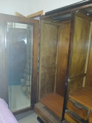 Armario vintage de madera