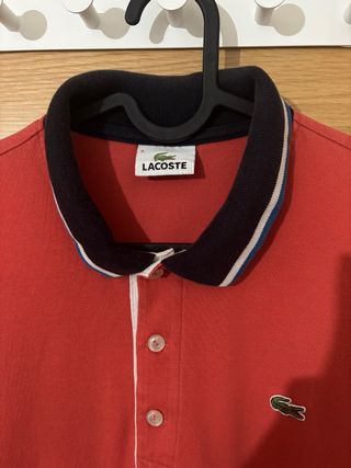 Polo Lacoste Rojo Cuello Tricolor
