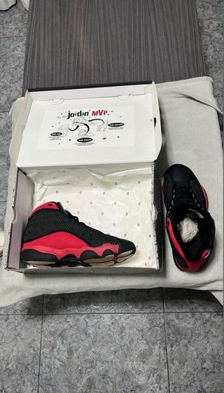 Jordan 13 Negro y Rojo