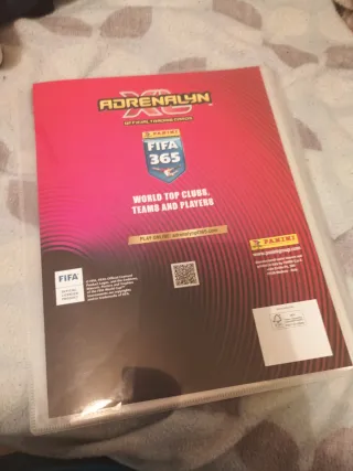 Álbum Panini FIFA 365 Adrenalyn XL 2024