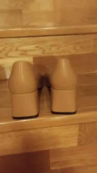 Zapatos tacón cómodos camel y negro