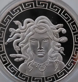 Moneda  Conmemorativa de Medusa Griega. Nueva.