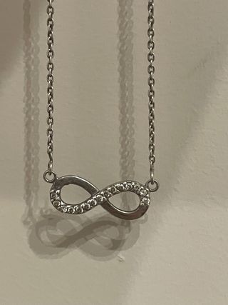 Collana argentata con infinito