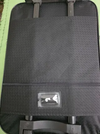 Maleta mediana nueva