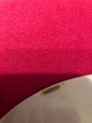 Plato antiguo decorativo niña  ,  un desconchon