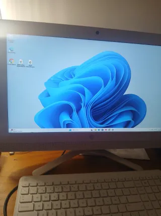 Ordenador HP All-in-One Blanco con web cam