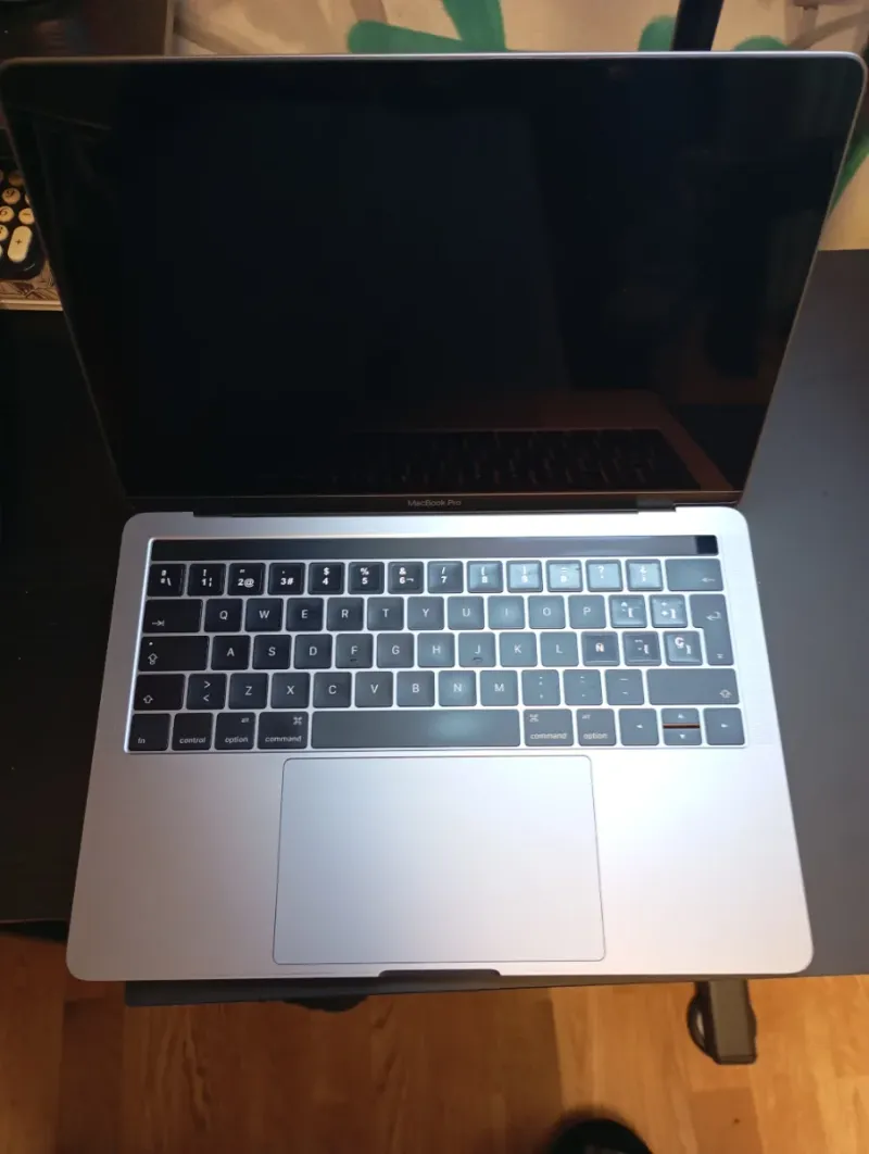 MacBook Pro 13 i7 3.3GHz 16GB RAM 512GB SSD Gris