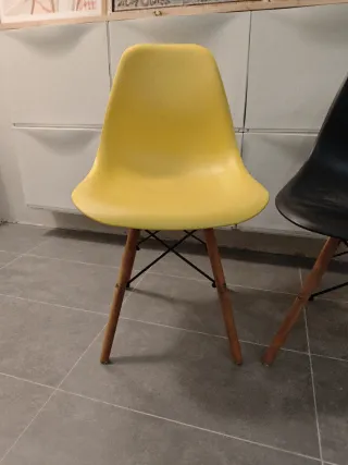 Sillas estilo nórdico amarillas