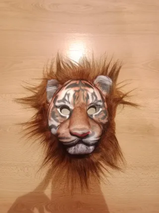 Careta de Tigre con Melena Marrón