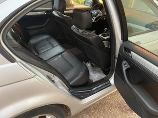 BMW Serie 3 2004 leer anuncio