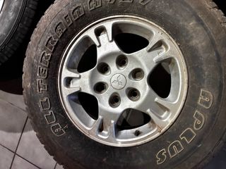 Llantas Mitsubishi Montero v60
