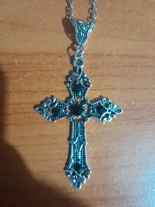 Collana uomo con croce nera e argento