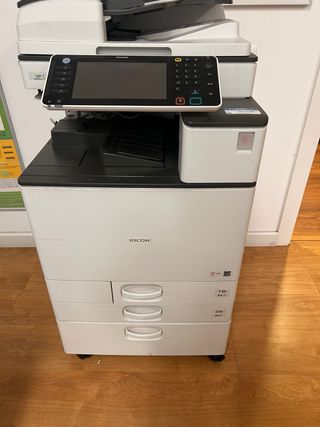 Impresora Multifunción Profesional Ricoh MP C2011