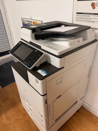 Impresora Multifunción Profesional Ricoh MP C2011