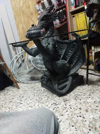Mesa auxiliar dragón cristal y fibra