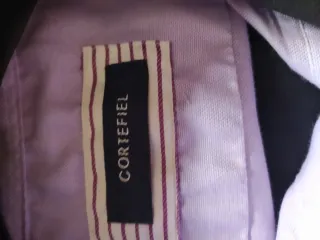 Traje de caballero CORTEFIEL negro y morado