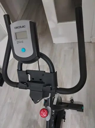 Bicicleta estática Cecotec casi nueva
