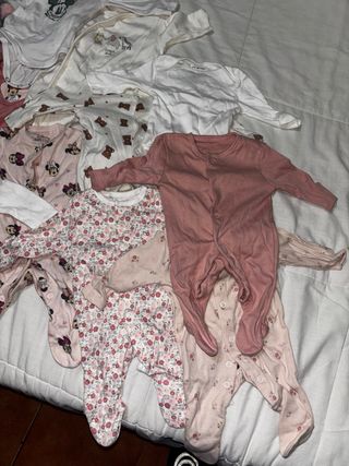 Pack Ropa Prematuro: 12 Pijamas, 6 Bodis, 3 Mayas