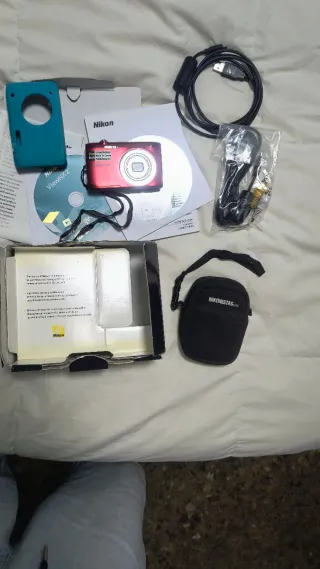 Fotocamera Digitale Nikon COOLPIX S2600 Rossa