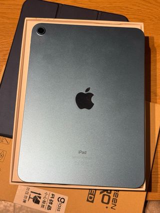 iPad 10ª Gen + Accesorios
