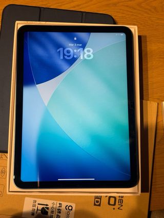 iPad 10ª Gen + Accesorios